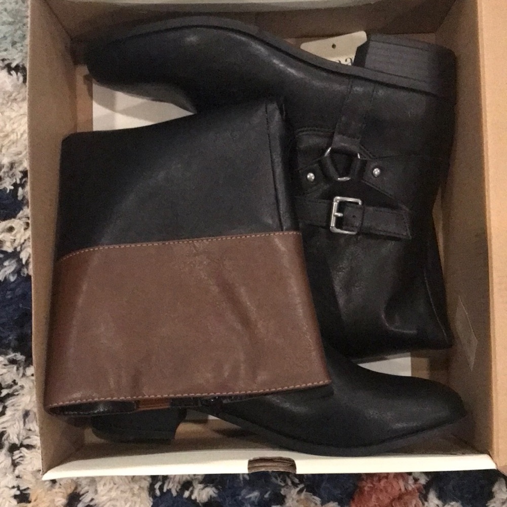 New in box Anna boots size 8.5
